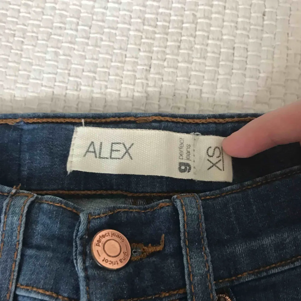 Jeans i modellen Alex ifrån Gina Tricot. Frakt tillkommer 🌹. Jeans & Byxor.