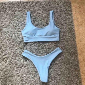  - Superfin ljusblå bikini från Zaful, fint skick då den är använd endast 1 gång, frakt tillkommer på 9kr