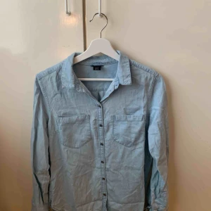  - Lite skrynklig men i fint skick! 