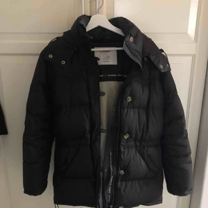  - Superfin dunjacka från Boomerang i modellen Alexandra, använd 1 vinter men i fint skick! 