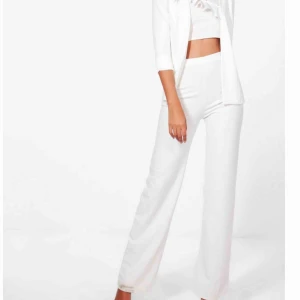  - Aldrig använda byxor från boohoo i deras kollektion boohoo tall, alltså funkar bara till längre människor då de är långa. Prislapp kvar 