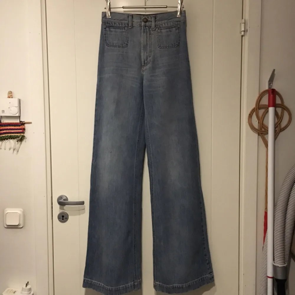 WHYRED JEANS Style Marja Väldigt hög i midja, vida ben. Jeans & Byxor.