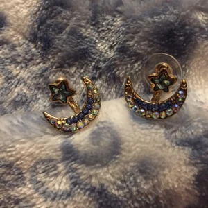  - Örhänge 10kr+7frakt