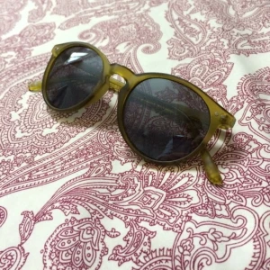  - Säljer solglasögon från indiska🌝💫
