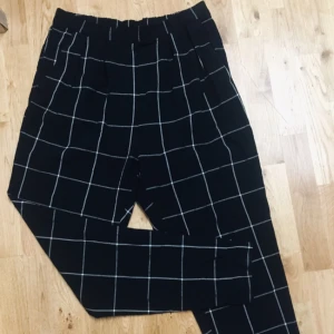  - Suit/sweatpants from Monki. Barely used✨💕