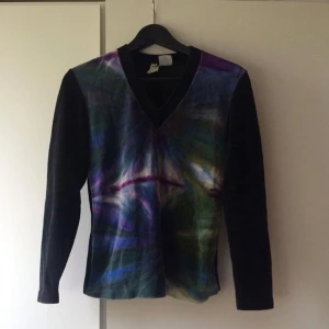  - Grunge liknande tröja i sammet material! Frakt påkommer! Jag tar även emot betalning via swish! 