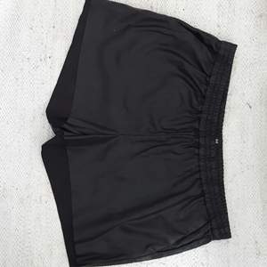 fake leather shorts from h&m.
