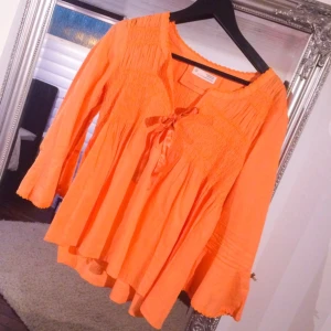  - Söt Odd molly blus 