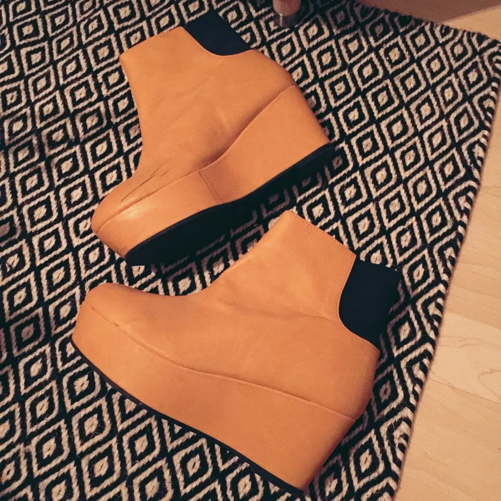 Yellow boots from Monki. Skor.