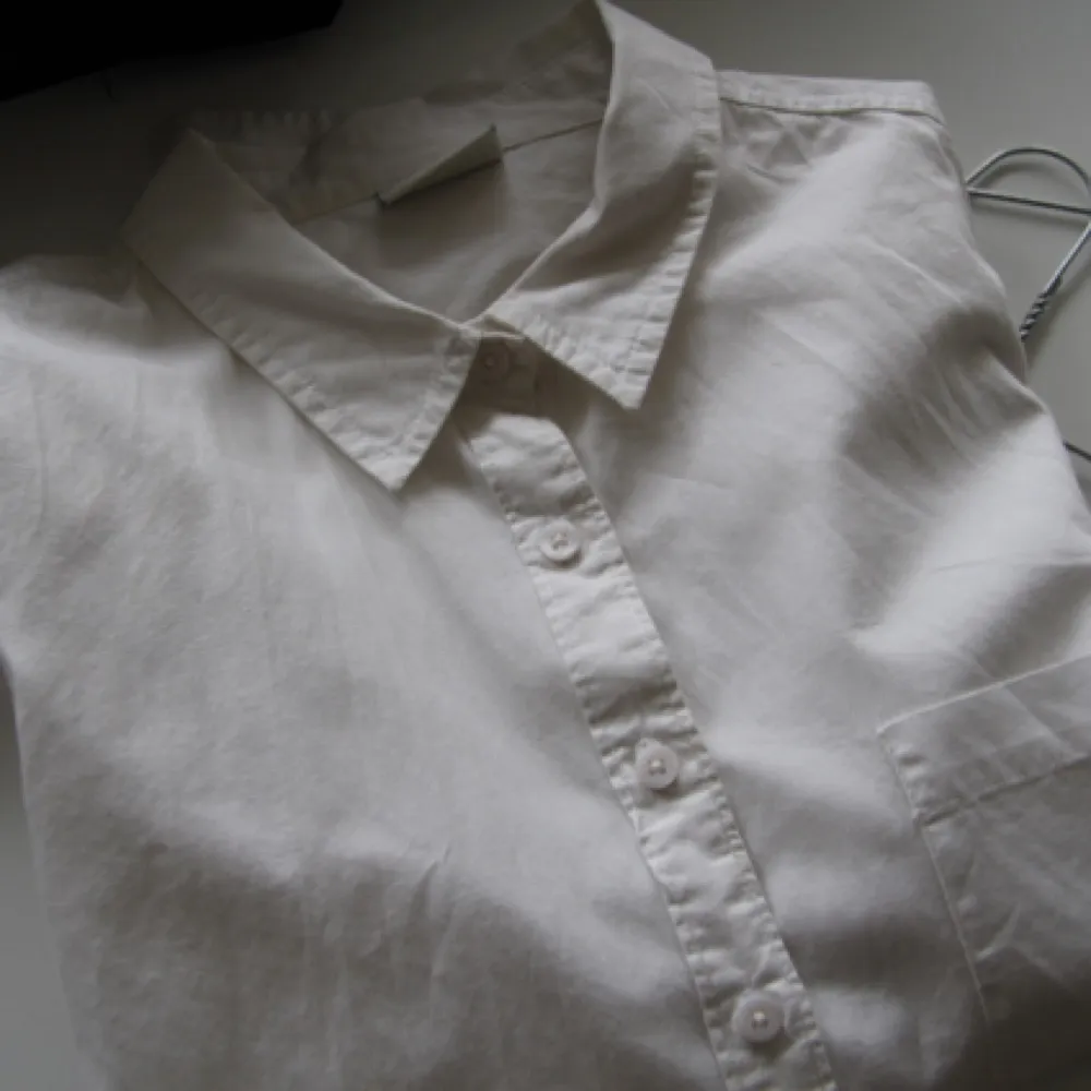 Oversize skjorta i vitt.. Skjortor.