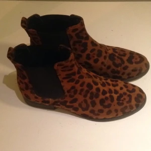  - Chelseaboots i leopard. Använda ett fåtal gånger. 