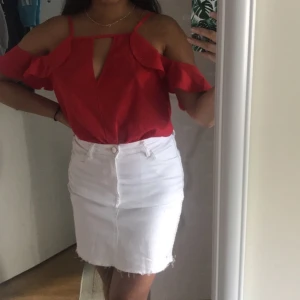 Helt ny blus från boohoo - Ny blus med prislapp på, storlek 38.