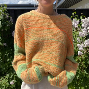 Tjocktröja - Tjocktröja från Urban outfitters i otroligt skönt material. Fina färger. Frakt exkluderad😄 