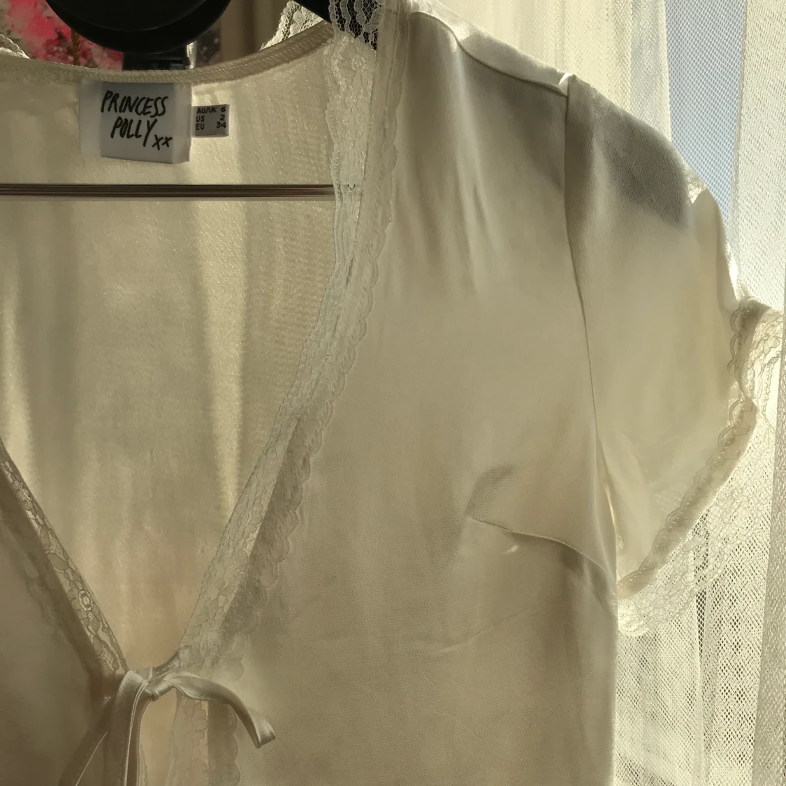 Vit satintopp från Princess Polly - 91