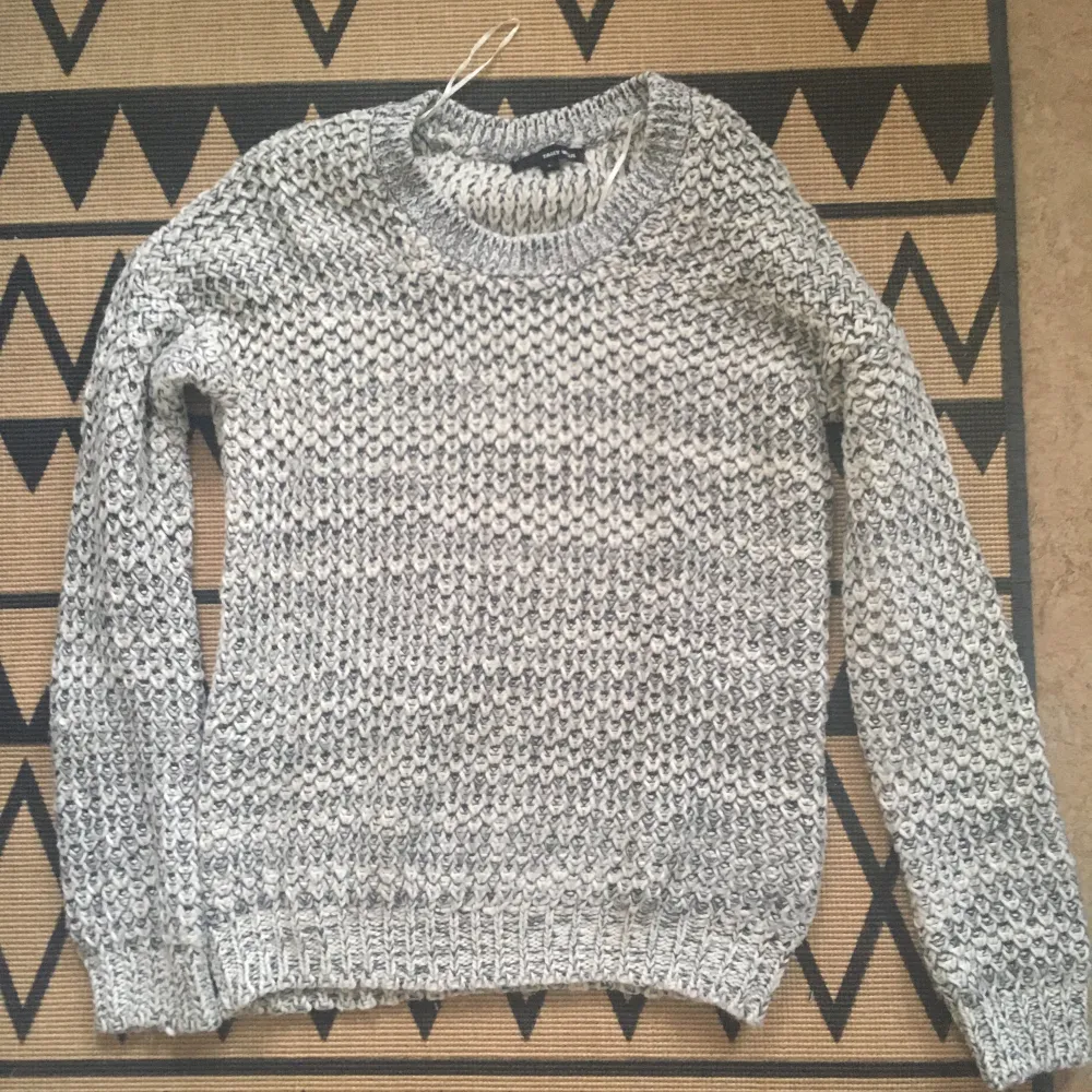 Selling my sweater. Stickat.