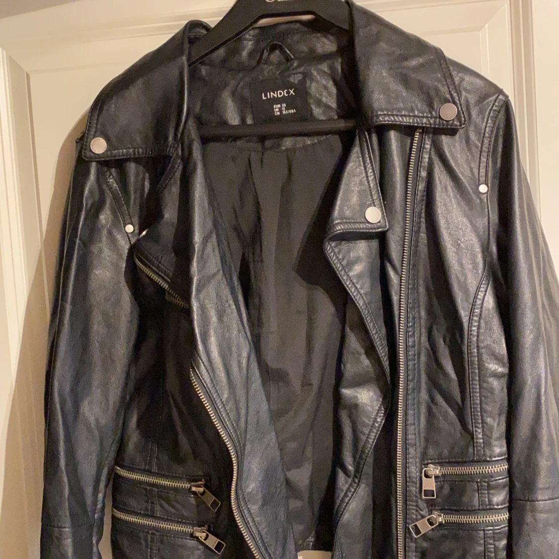 Svart skinnjacka i strl 38 - 91