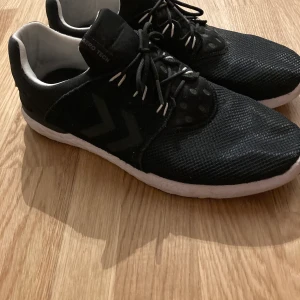 Hummel skor i stl.43 - Fint skick