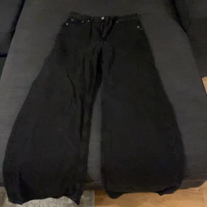 Ace jeans weekday - Ace jeans från weekday. Kan ej ta kort med dom på för dom passar inte frakt ingår.