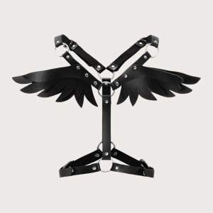 Riktigt snygg harness med vingar, endast testad ✨🖤  Går att spänna om beroende på storlek. 🖤 (100% PU-läder!)
