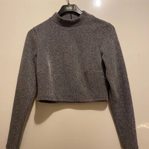 Tröja i strl. 38 - Använd en gång