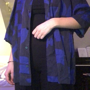 Skjorta - Cool 70-talsskjorta med mönster, väldigt skönt material! 