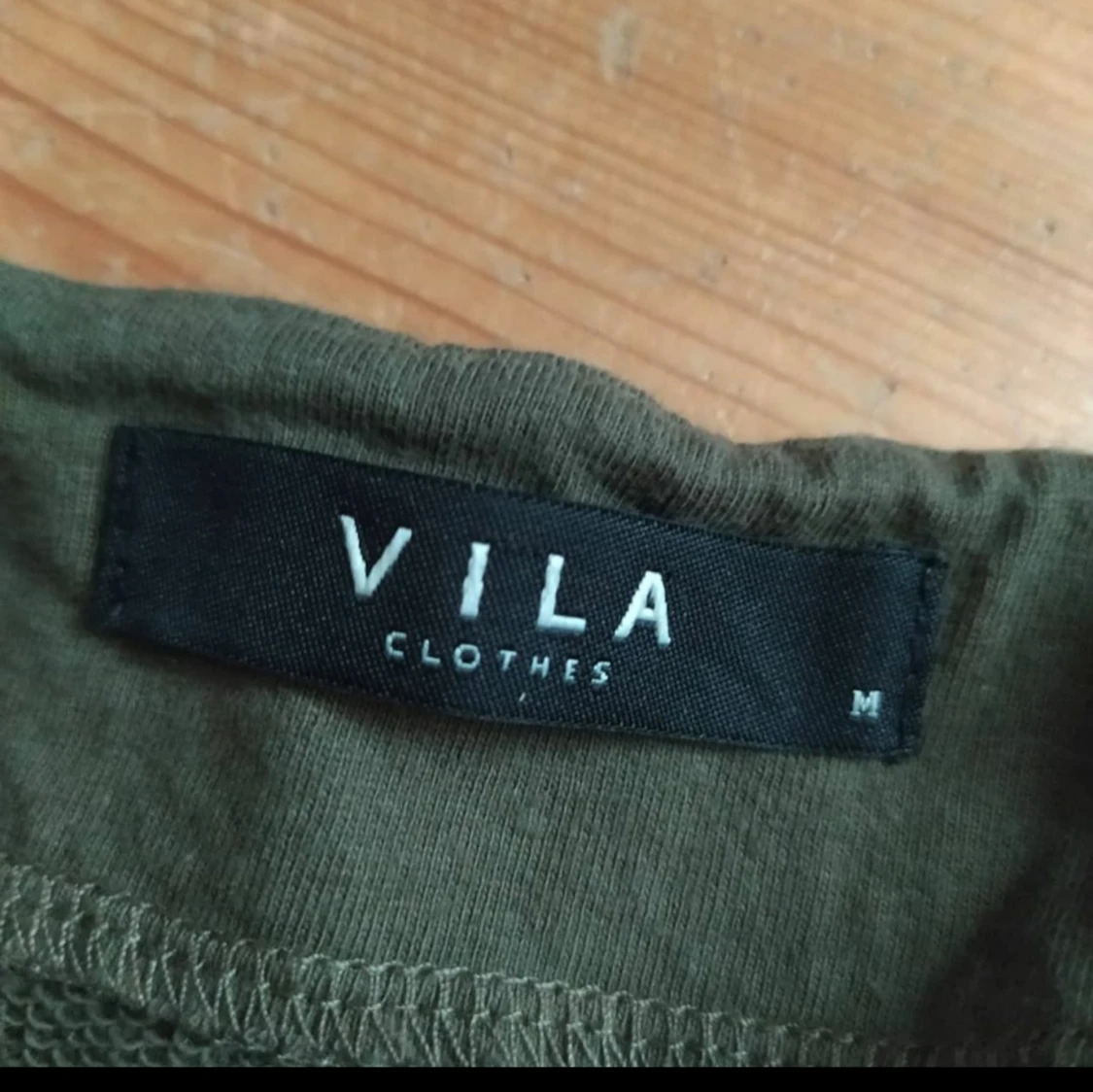 Khaki grön collegetröja med snörning - 90