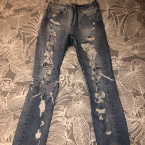 Super fint skick!! - Normal midjade jeans från H&M❤️