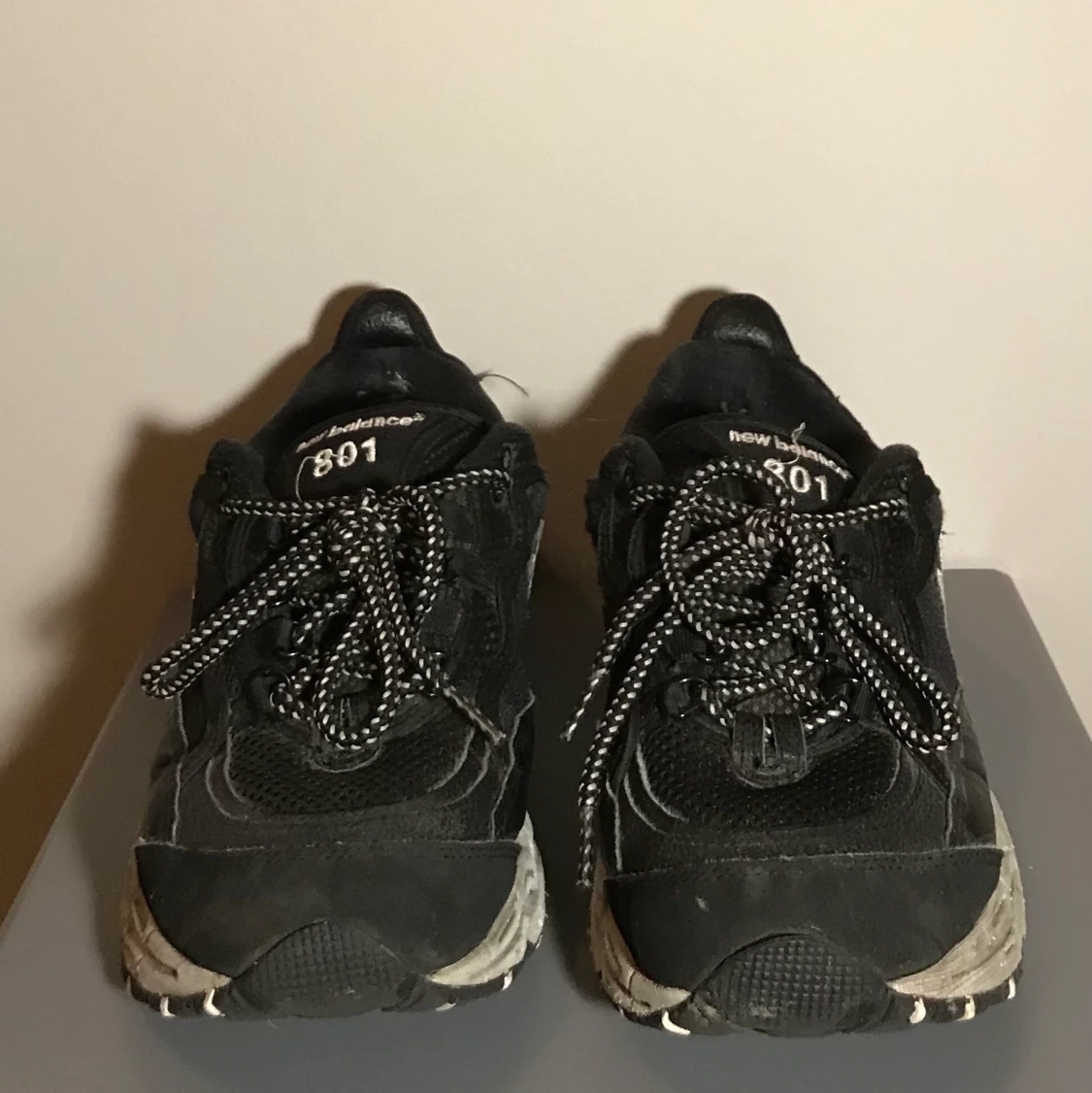 Svarta New Balance skor  - 90