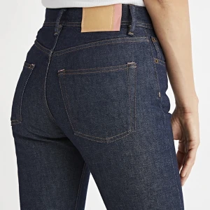 Acne jeans 24/30 - Tidlösa, skitsnygga denim Acnejeans. Hög midja, smala ben och aningen cropped. Modell: Melk Indigo. Knappt använda, säljer pga gravid 💔 storlek 24/30 men kan passa mindre också. Nypris 2100kr. Sitter tight och stilrent! Köparen står för porto, kan mötas upp i Stockholm. 