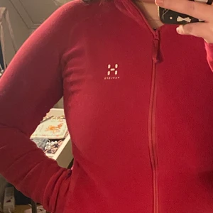 haglöfs kofta - haglöfs fleecekofta i rosa!! storlek XS men passar S också!  150kr med frakt inräknat. pm för mer info