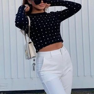 Tröja  - Jättefin tröja från Zara har använt den ett par gånger säljer den för tyckte att jag inte passar i den original priset är 350kr