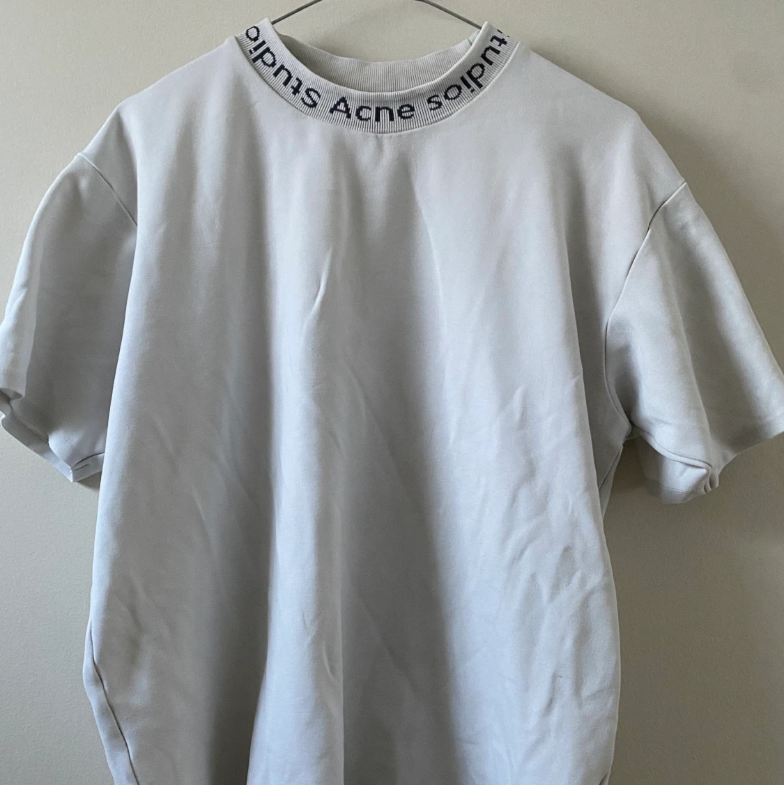 Acne studios logo tröja optic white.