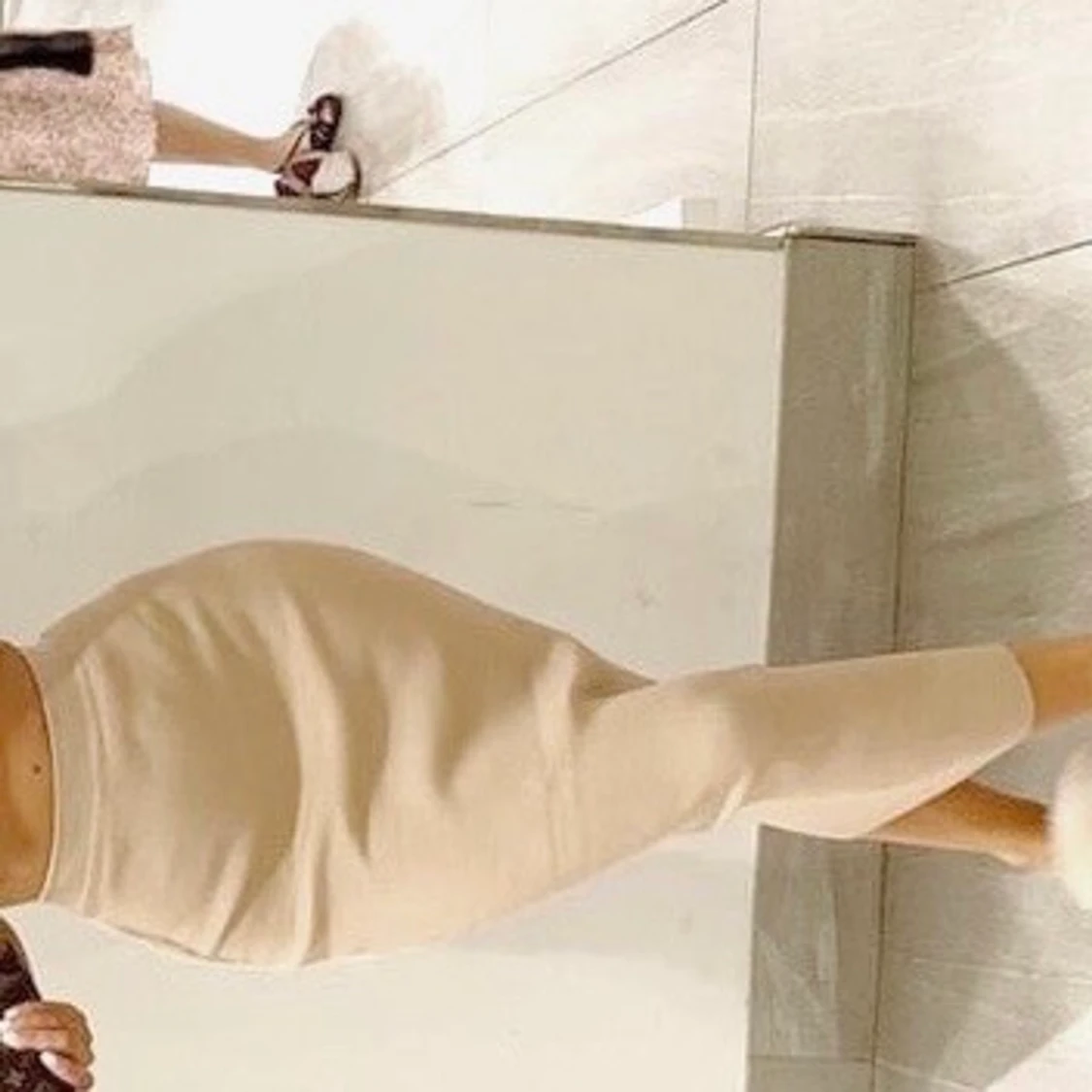 Beige längre kjol (höst, sommar)