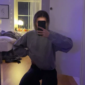 Hoodie - Superfin grå oversized hoodie, köpare står för frakt🤍
