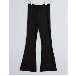Ginatricot Petra trousers  - Har ett par utav ginas populära tajts i storlek XXS ( passar även den som har XS och S) dem är fortfarande i jättefint skick. (Jag köpte dem för 200kr ) Pris: 50kr + Frakt ☺️