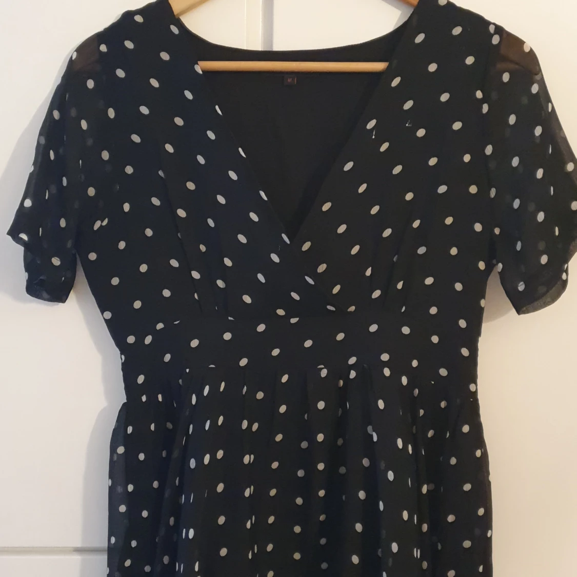 Prickig klänning - 90