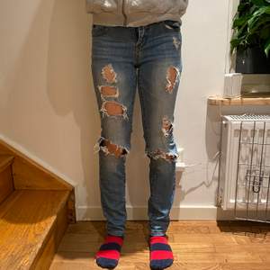 Coola jeans i storlek 25 pris 100kr (exklusive frakt) skriv om du är intresserad!! 
