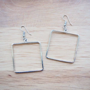  - nya örhängen (finns kvar 2 par) 