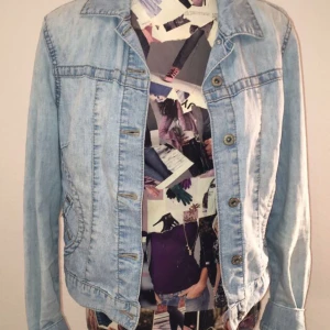  - Fräsch jeansjacka i denim! 