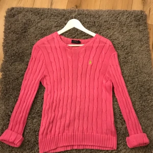  - Använd några fåtal gånger, säljer på grund av att den bara hänger i garderoben. Nypris 1 200.