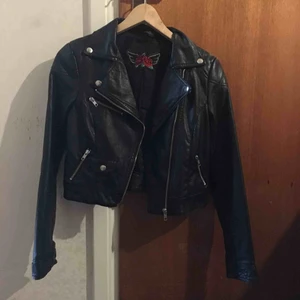  - Fejkskinn jacka i xs