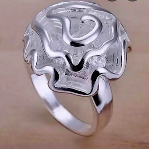  - FYND VINTAGE VÅGIG STOR KLOT KLUMPIG SILVERING STÄPEL I 925. STORLEK:17MM VID BJUDER SJÄLVKLART PÅ PORTOT. BJUDER PÅ EN GULDIG ETUIET SE BILDER SNABB LEVERANSTID:1-3 VARDAGAR     