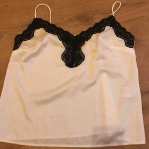  - Aldrig använd pga för stor! Silkes material