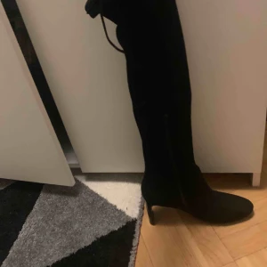  - Använt Max 2 gånger. Klackarna är fina på båda skorna. Möts upp i Göteborg och tar swish och kontant