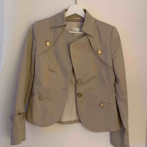  - Fine Stockholm blazer for a nice evening out, golden coloured buttons. 