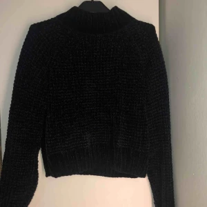  - 🦋🦋superfin marinblå tröja från H&M!! Typ mjukaste och skönaste materialet🦋🦋