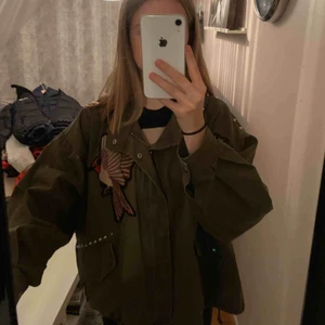  - Grön oversize vårjacka från hm