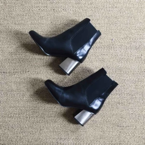  - Kan mötas upp i Sthlm.