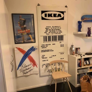  - Säljer en ”kvittomatta” från Virgil x IKEA droppet i november. Hade planer på att använda den i framtiden men då jag även köpte den andra mattan så står den mest och dammar tyvärr. BUD FR. 900kr — KÖP 1100kr. Möts i Malmö/Lund. OÖPPNAD!