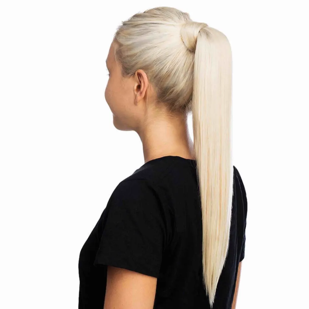 Rapunzel ponytail i 60 cm, färgen 10.8 Light blonde säljes. Använd 2-3 gånger. Jätte fint skick. Nypris 1999. . Accessoarer.